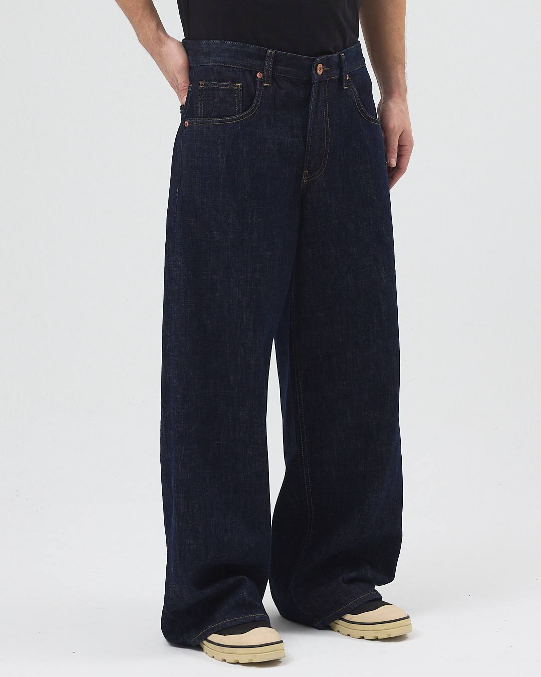 BALLOON FIT JEANS