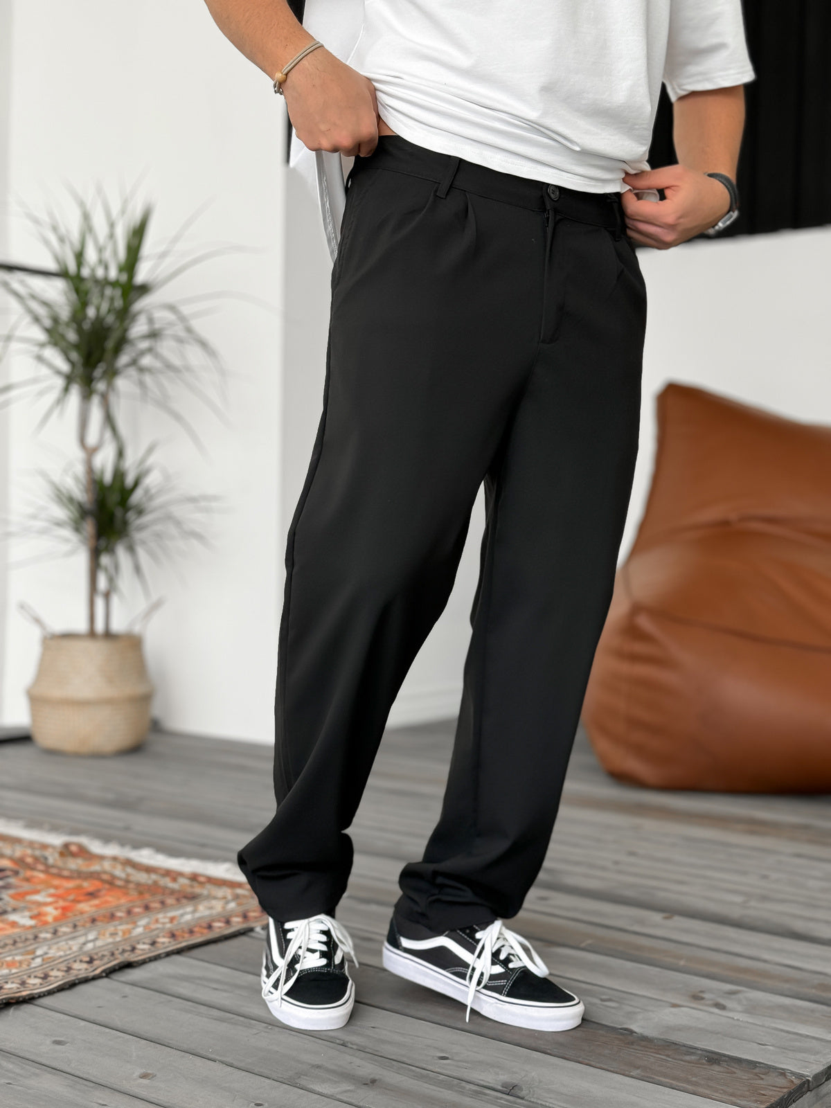Too Essential Trousers
